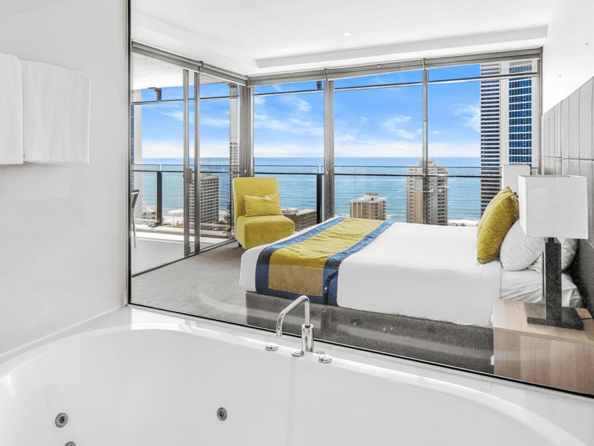 Circle On Cavill 25th Floor With Ocean Views - Coasthm Apartment *